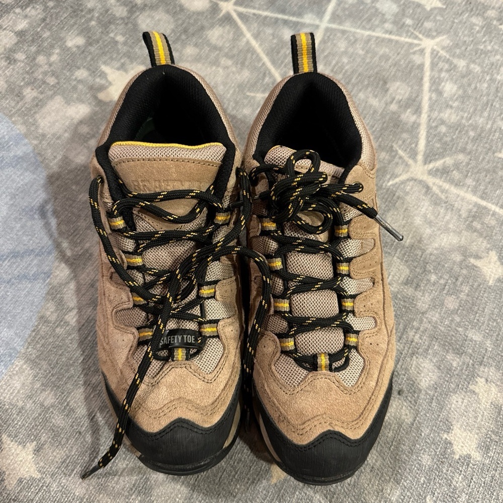 Brahma steel toe shoe 8.5 brown suede